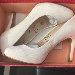 Kelly and Katie White 4-Inch Heels